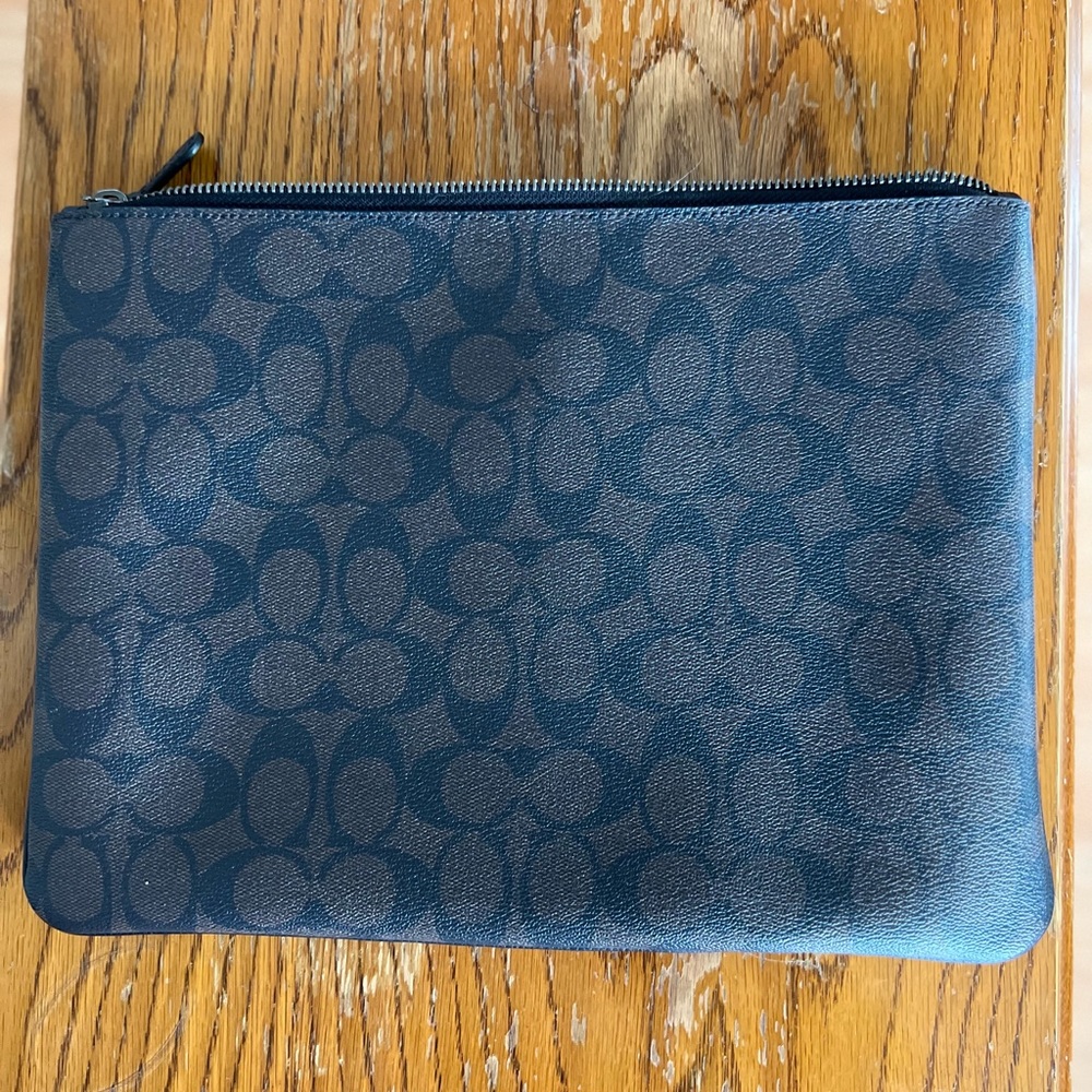 Coach Pouch 30 - Picture 5 of 5